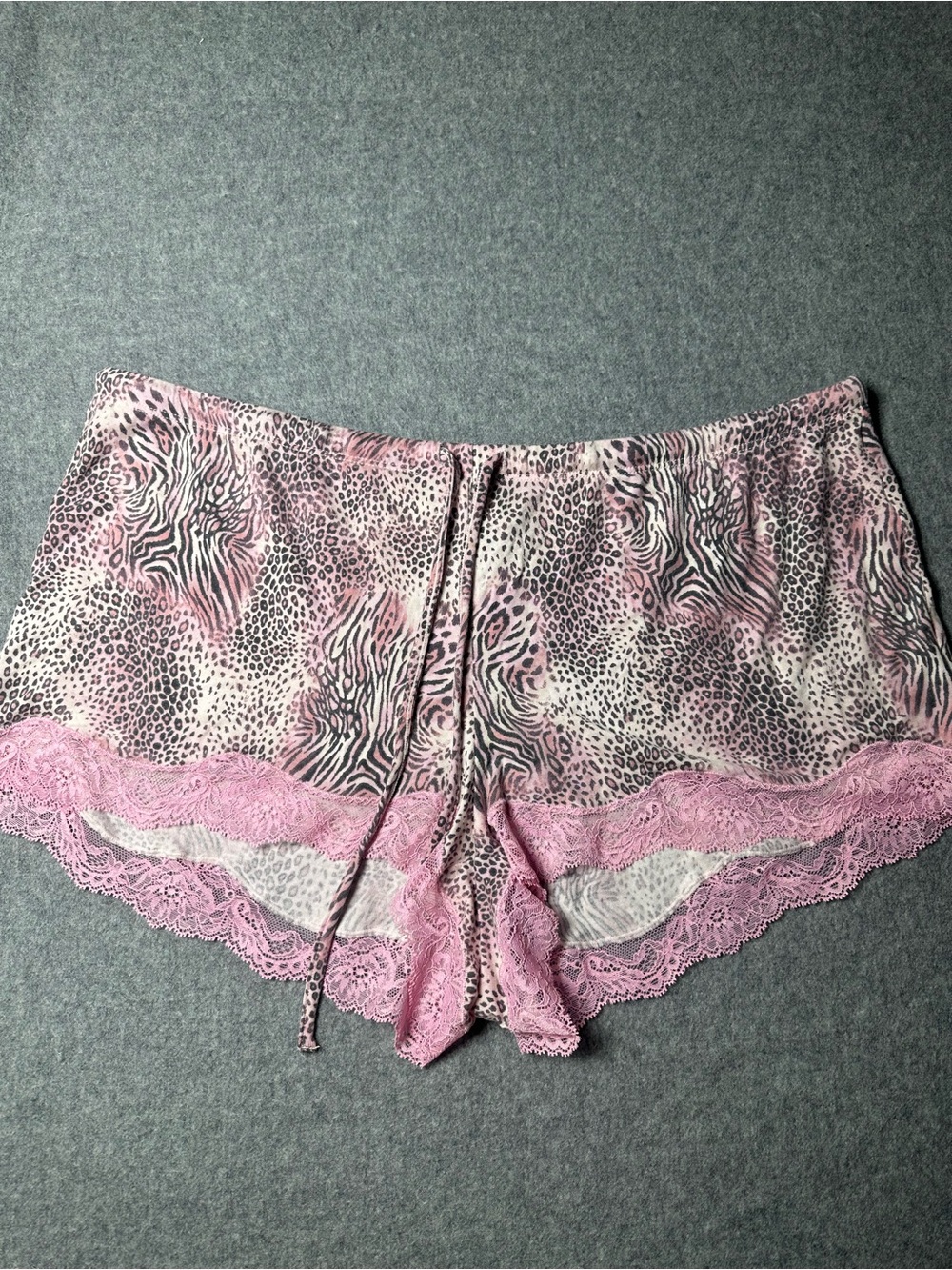 Skims sexy Pink Animal-Print Lace Trim Pajama Shorts size Large